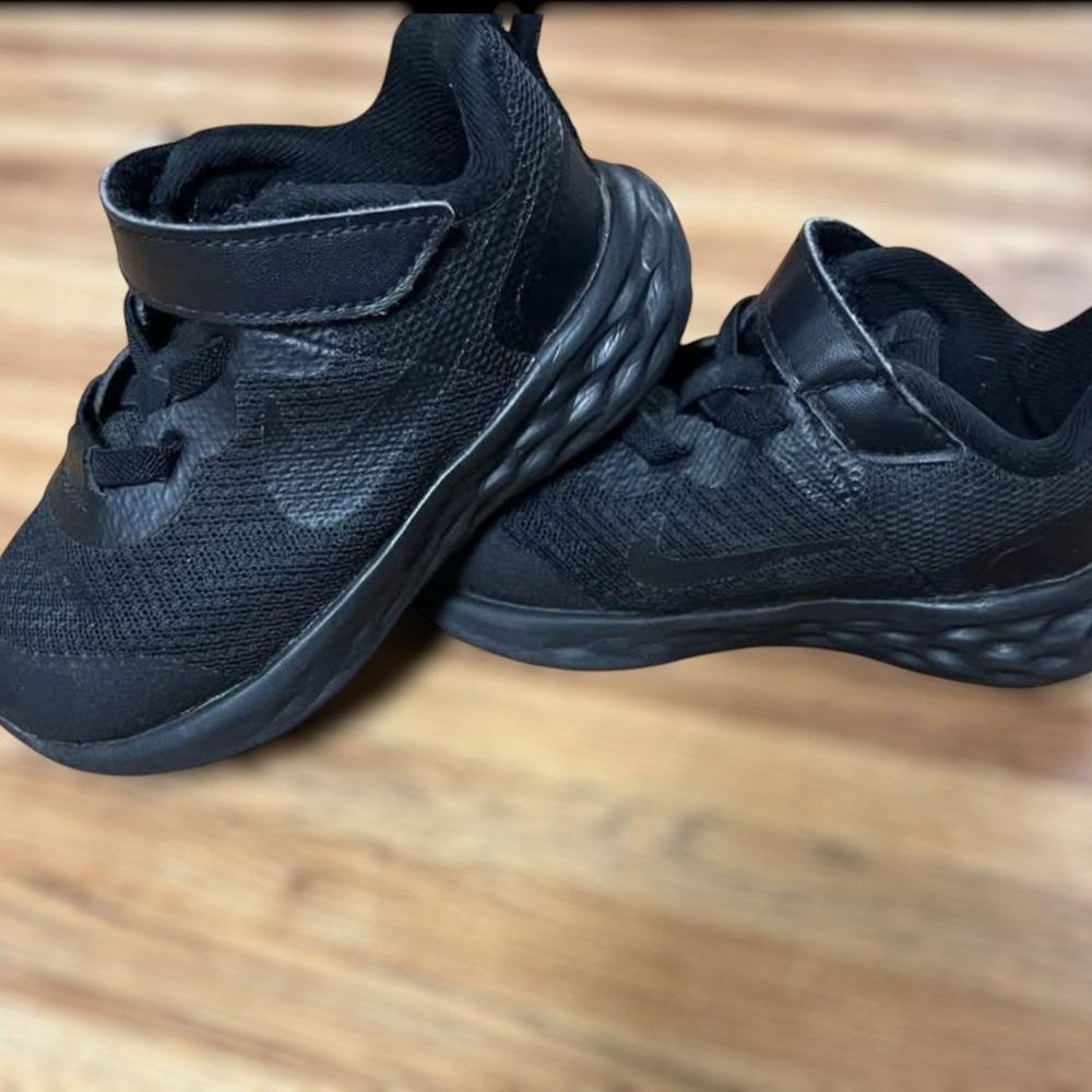 Nike Kids Black Sneakers